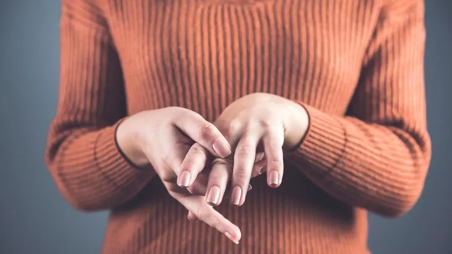 Are black streaks on nails a sign of cancer? How to distinguish onychomycosis from psoriasis nails?