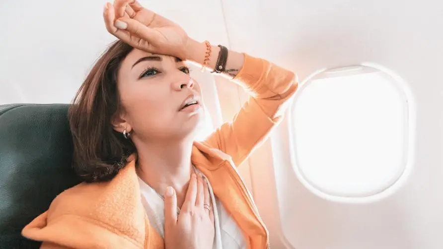 Be careful when flying for more than 5 hours! Is "Economy Class Syndrome" serious enough to cause sudden death? Nutritionists teach 8 prevention tips