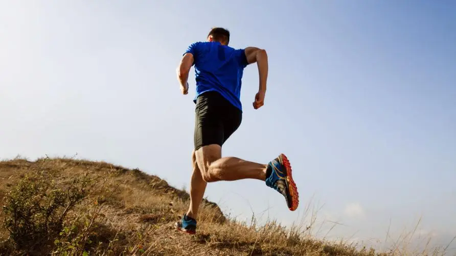 Climbing stairs alone is not enough exercise! Expert advice: Adding "steep hills" to running can help improve explosive power