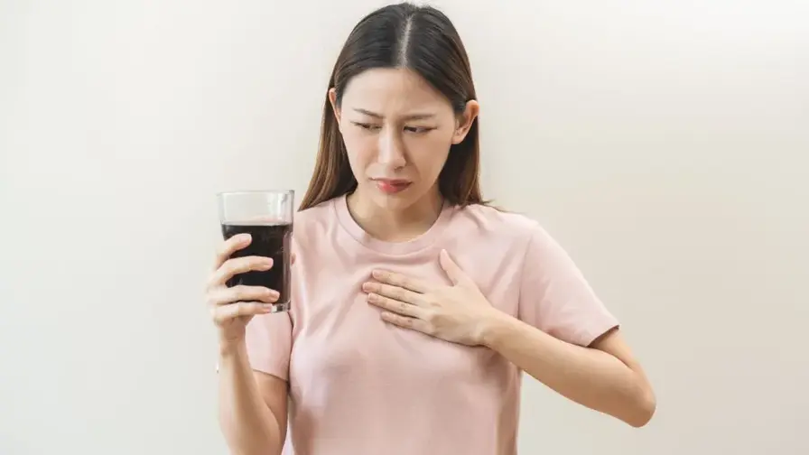 Will drinking coffee and eating sweets cause gastroesophageal reflux? Nutritionist: "These 8 foods" can also make gastric ulcers worse