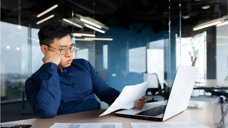 Feeling overwhelmed with anxiety and unmotivated to work on make-up day? Psychologists warn: "8 signs" are warning signs of psychological stress overload!