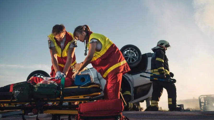 Taking a vacation also saves people! The male nurse who witnessed the OHCA injury in the car accident performed "bloody CPR" and was praised by the fire department: It's great to have you