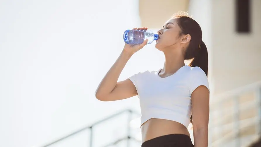 How much water should you take in a day? Can tea and coffee replace boiling water? 4 correct ways to drink water you need to learn